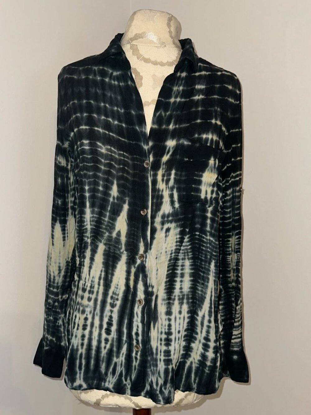 NEW! Cloth & Stone Tie Dye Shibori Lightweight Boho Button Down Shirt S CASUAL